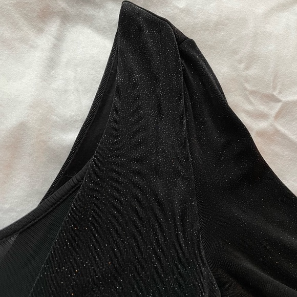 Guess Cutout Black Dress - Picture 7 of 8